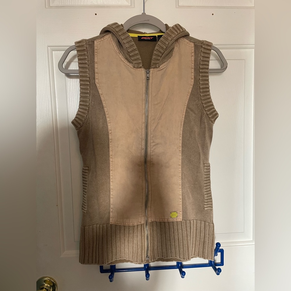 DKNY zip up knit sweater vest
